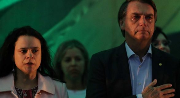 Convenção do PSL tem críticas ao centrão e Bolsonaro emocionado