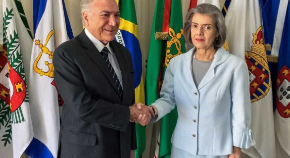 Cármen Lúcia assume Presidência com viagem de Temer pela 4ª vez