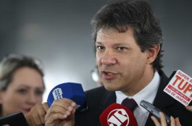 PT deflagra plano B e oficializa Haddad como vice de Lula
