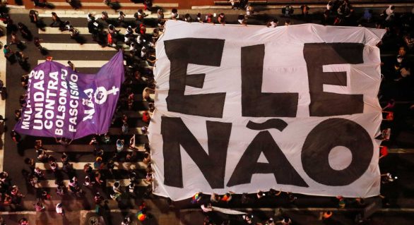 Atos anti-Bolsonaro levam milhares às ruas