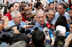 Magoado com Lula, Ciro deve anunciar apoio crítico a Haddad