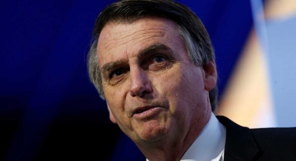 Bolsonaro critica questão sobre travesti em prova do Enem: Nada a ver