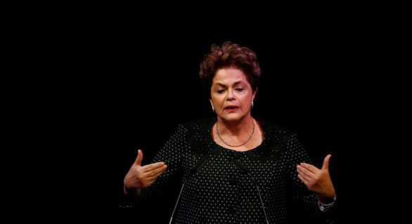 Lula pede a Dilma que tenha ‘força’ em carta por seu aniversário