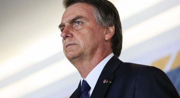 Bolsonaro determina que se tomem medidas de apoio a bairro de Maceió