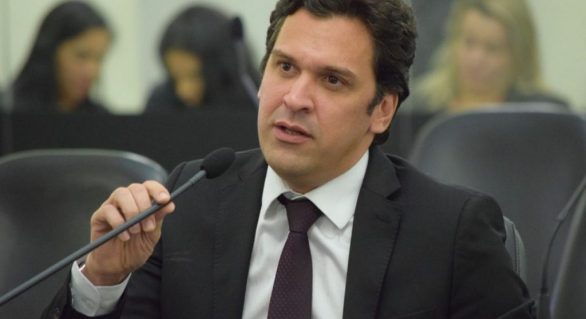 Isnaldo Bulhões ganha força na bancada do MDB
