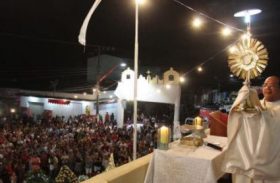 Procissão e shows marcam  encerramento da Festa da Padroeira em Santana do Mundaú