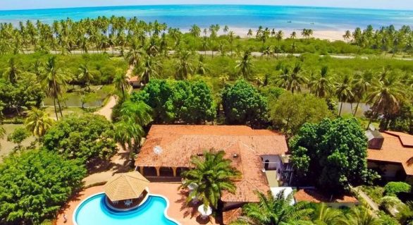 O paraíso dos coqueirais no Litoral Norte de Alagoas