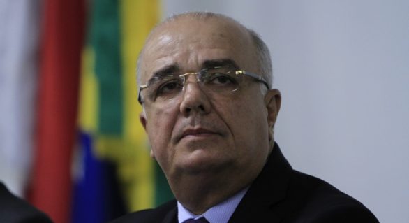 Volta de Fábio Farias pode bloquear fase de reformas no governo de Renan Filho