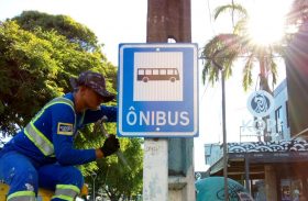 Prefeitura melhora sinalização na Jatiúca e Serraria