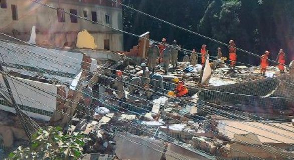 Desabamento no Rio deixou pelo menos dois mortos e cinco feridos