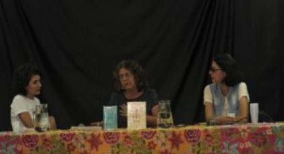 Escritora Arriete Vilela lança livro e participa de mesa redonda em Arapiraca