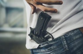 Armas de fogo e a saúde dos homens: o que uma coisa tem a ver com a outra?
