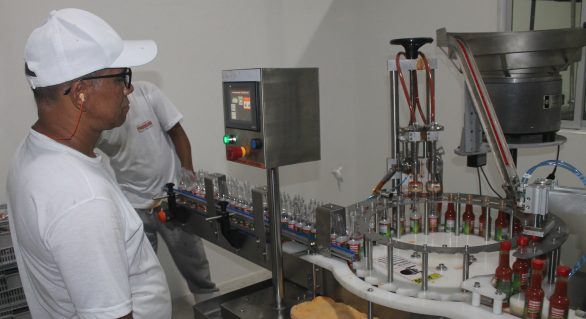 Pindorama moderniza linha de produção de molho de pimenta