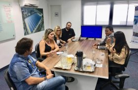 Grupo cearense vai construir usina de energia solar em Palmeira, anuncia Júlio Ceza