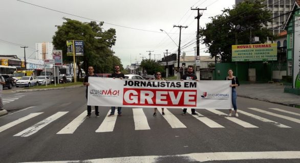 Jornalistas fazem novo ato nesta manhã na Avenida Fernandes Lima