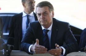 Novo procurador-geral não deve ter “radicalismos”, diz Bolsonaro