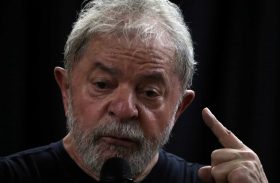 Juristas estrangeiros defendem anulação de processos contra Lula
