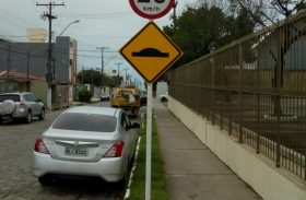 Novas placas de trânsito são postas em Maceió