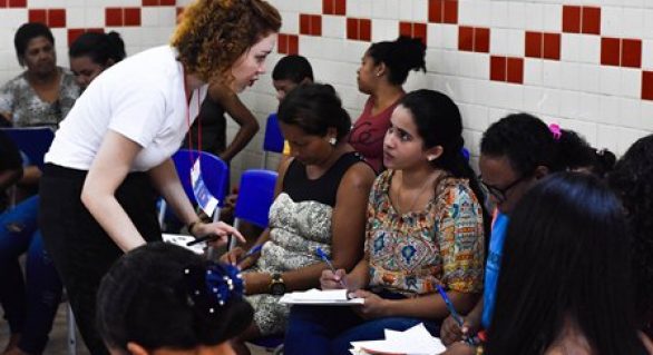 Programa Ela Pode capacita mulheres em Maceió