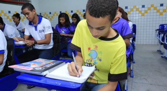 Abandono escolar cai em Alagoas pelo 4° ano consecutivo