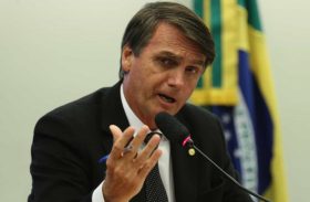 Bolsonaro enfrenta Globo e faz acusação contra Witzel no caso Marielle