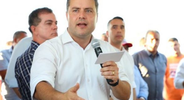 Deputados derrubam vetos de Renan Filho