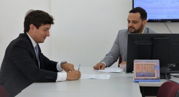 MPT firma TAC com Barra de São Miguel para garantir melhores condições de trabalho na limpeza urbana