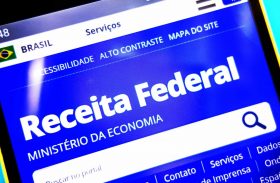 Bolsonaro defende o aumento da faixa de isenção de IR para salários até R$ 3 mil