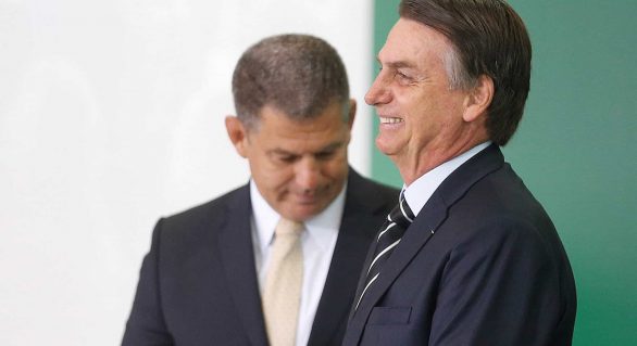 Ex-ministro diz que Bolsonaro põe democracia em risco