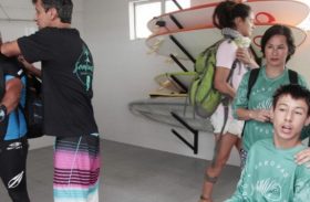 Inaugurada primeira escola de surfe para deficientes no mundo