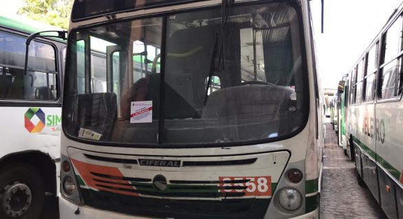 Fiscalização da SMTT lacra 50 ônibus em Maceió
