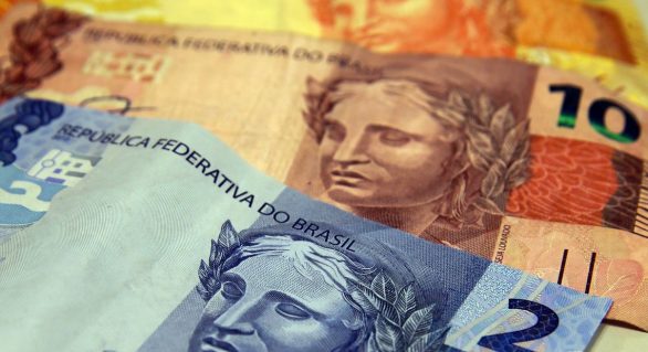 Brasileiros já pagaram R$ 300 bi em impostos desde o início do ano