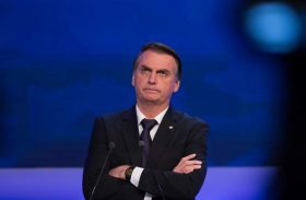 Parlamentares criticam fala de Bolsonaro sobre agredir jornalista