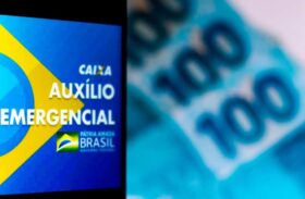 Governo vai cobrar auxílio indevido de 2,6 milhões brasileiros por SMS