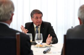 Bolsonaro veta alívio de dívidas para Estados e municípios