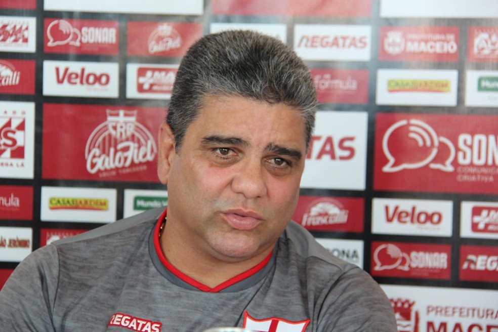 Marcelo Cabo fala contra arbitragem no empate do CRB