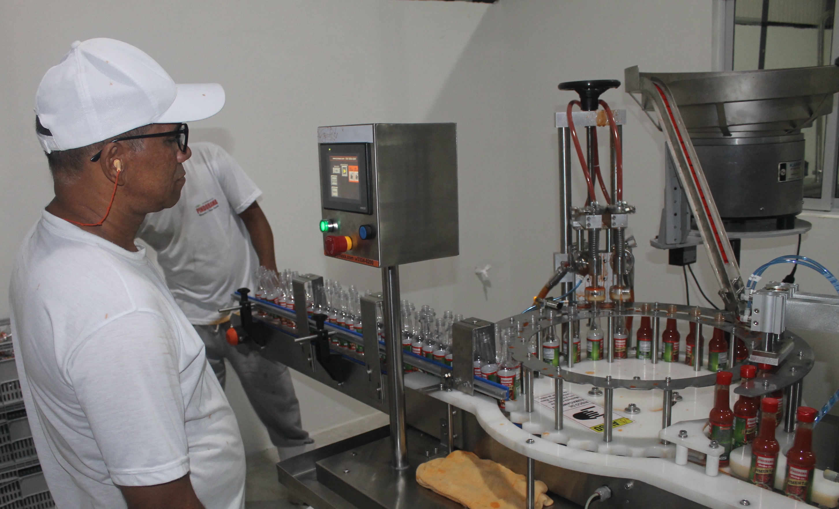Pindorama moderniza linha de produção de molho de pimenta