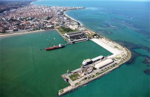 Portuários paralisam atividades e comprometem serviços em Maceió