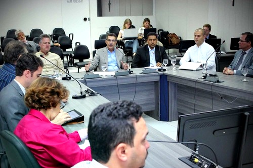 Governo e Grupo Synergy discutem impactos sociais do Estaleiro com instituições