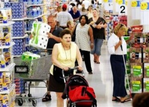 Confiança do consumidor cai pela quarta vez este ano, diz FGV