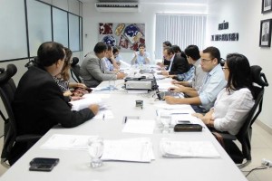 Juceal apresenta Contrato Online Padrão em reunião plenária
