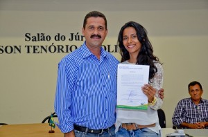 Prefeito Marlan Ferreira empossa 90 aprovados no concurso público de Limoeiro de Anadia
