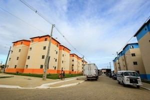 Moradores de área de risco são transferidos para o residencial Ouro Preto