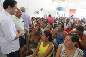 Renan Filho destaca importância de casas para pescadores