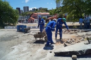Prefeitura de Maceió executa obras de recuperação de vias