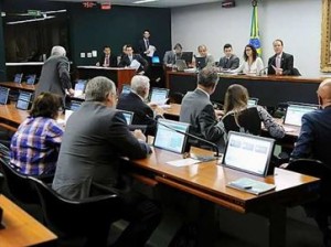 CCJ aprova aumento de repasses para municípios