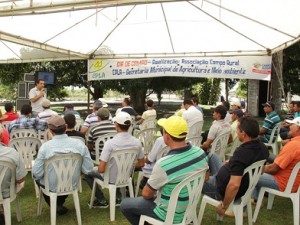 Agricultores de Campo Alegre participam de Dia de Campo