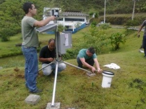 Técnicos participam de capacitação para instalação de pluviômetros