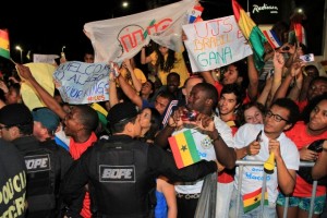 Seleção de Gana é recebida com grande festa em Maceió