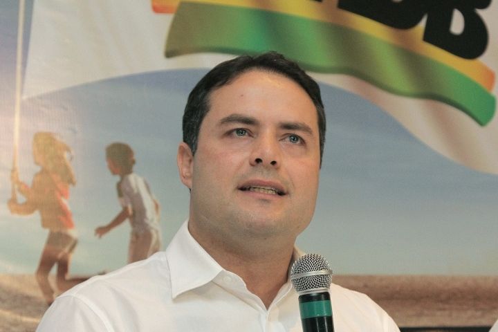 “Alagoas precisa de escolas e de emprego, não de presídios”, diz Renan Filho